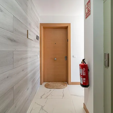 Bossa Boutique - Spacious Attic Διαμέρισμα Εστεπόνα