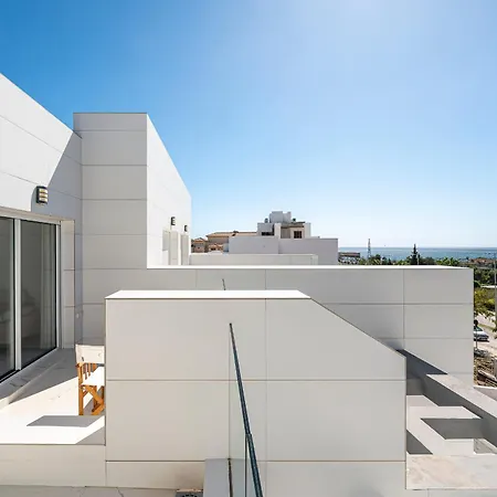 Διαμέρισμα Bossa Boutique - Spacious Attic Εστεπόνα