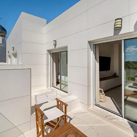 Bossa Boutique - Spacious Attic Διαμέρισμα Εστεπόνα