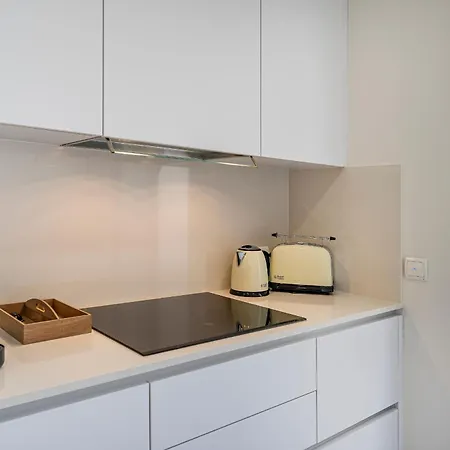 Bossa Boutique - Spacious Attic * Εστεπόνα