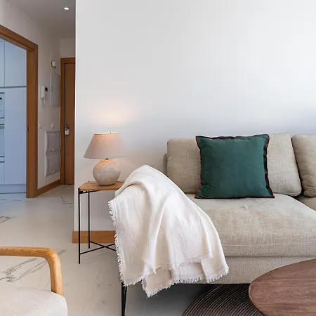 Bossa Boutique - Spacious Attic * Εστεπόνα